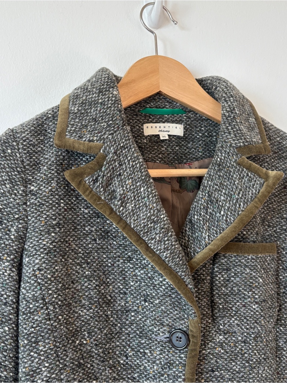 Essentiel Antwerp sz 6 Equestrian style Wool Blend Tweed Blazer Velvet Trim - Picture 2 of 7